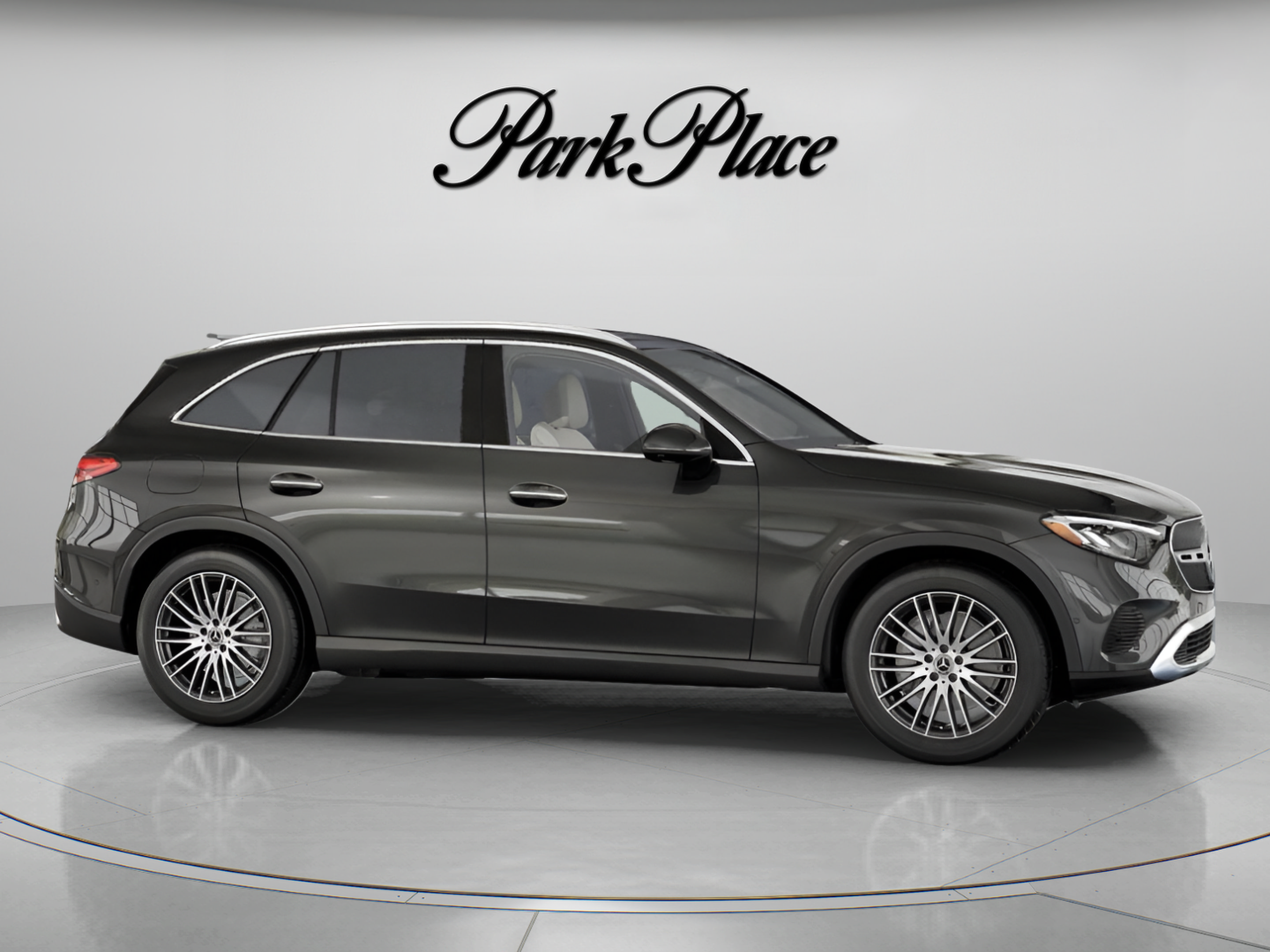 Used 2026 Mercedes-Benz GLC 300 4MATIC image 29