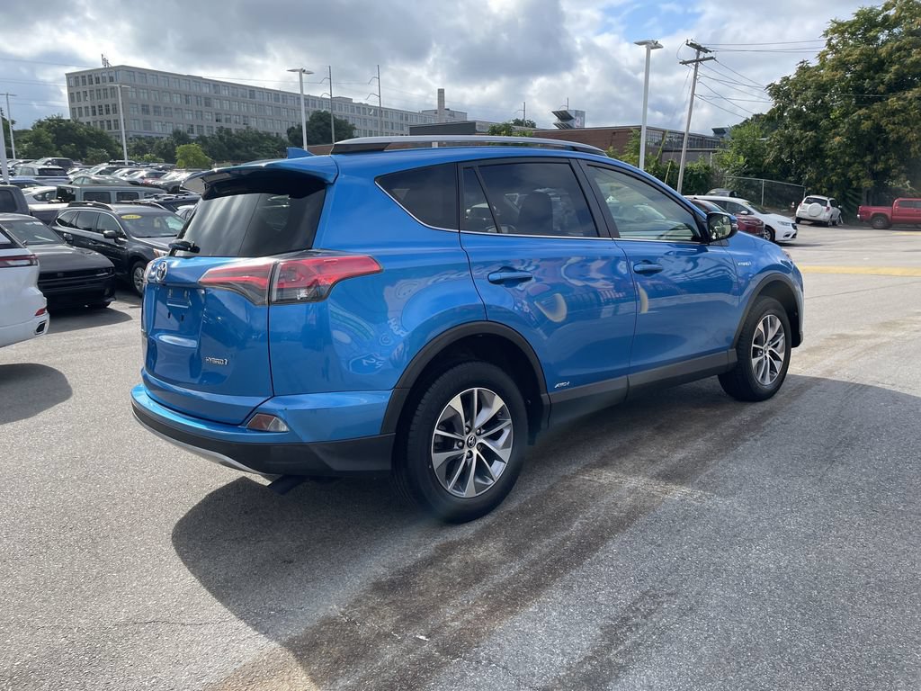 Certified 2018 Toyota RAV4 LE AWD/4WD image 8