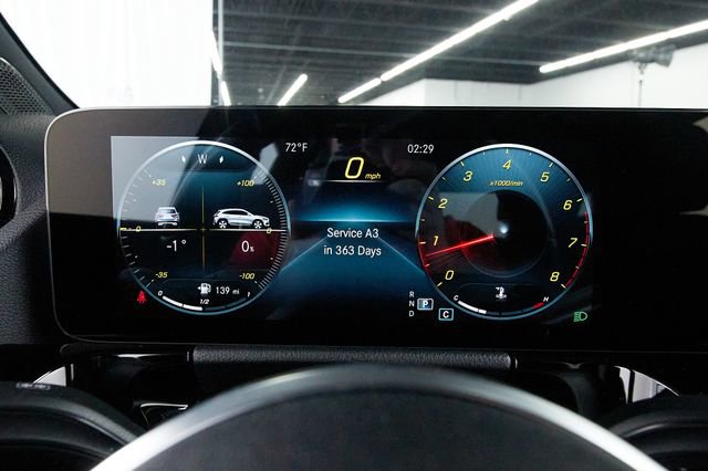 Used 2022 Mercedes-Benz GLA 250 4MATIC image 13