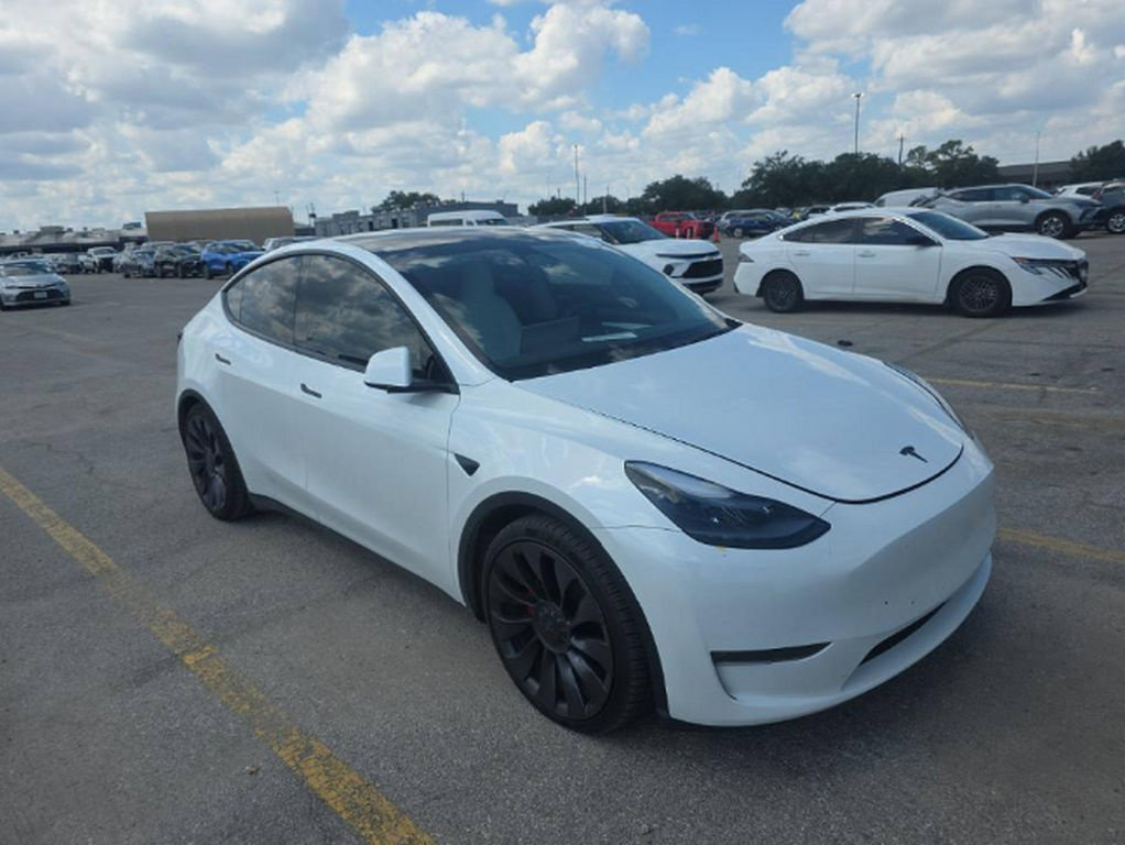 Used 2024 Tesla Model Y Performance AWD/4WD image 3