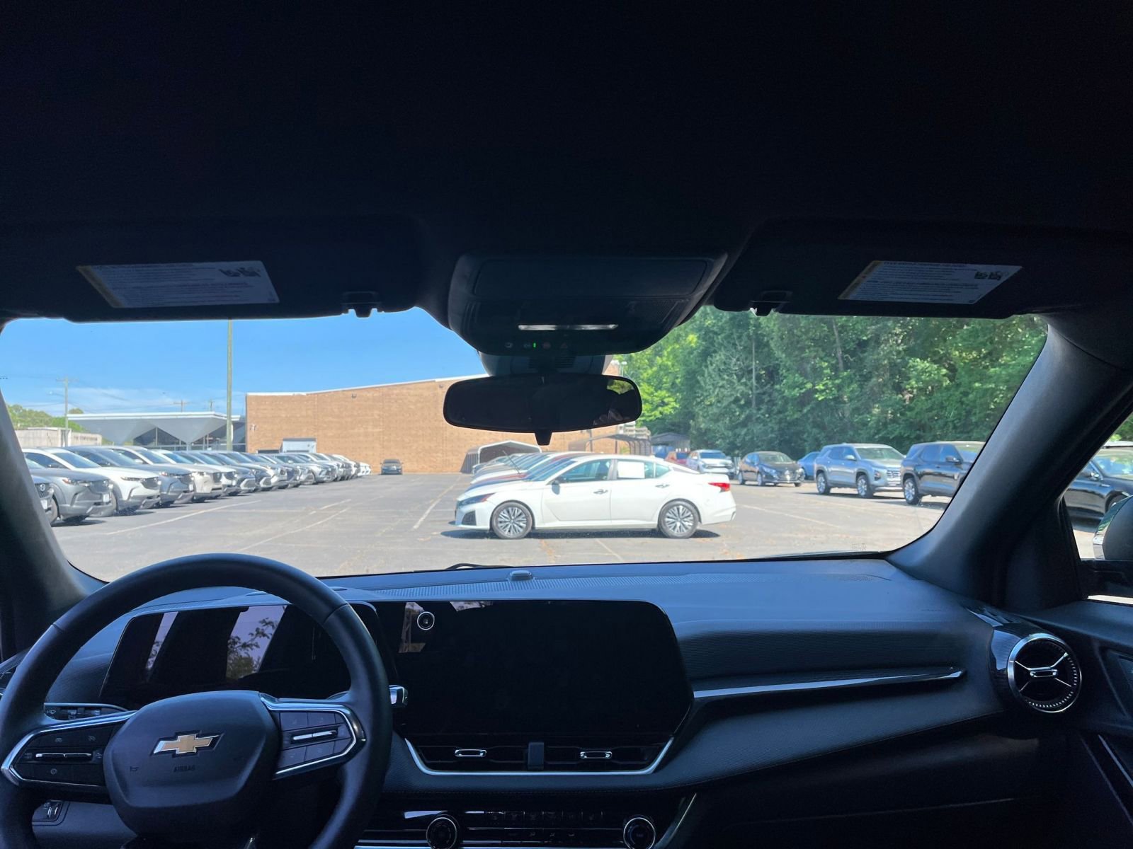 Used 2025 Chevrolet Equinox LT FWD image 33