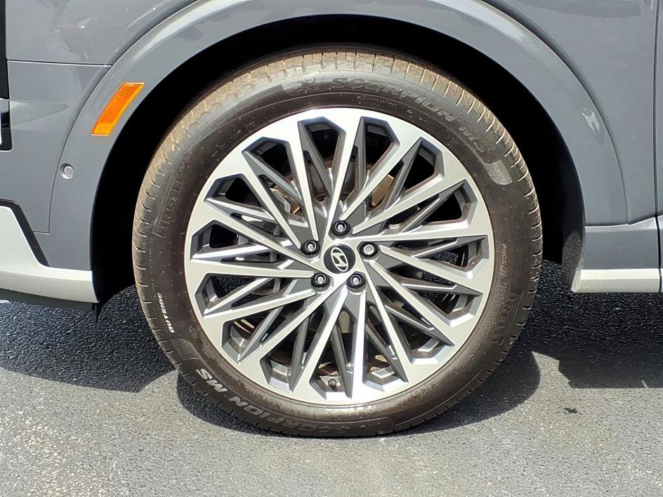 Used 2026 Hyundai Palisade Calligraphy image 9