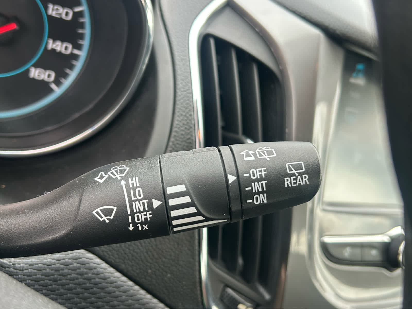 Used 2018 Chevrolet Cruze LT w/ Convenience Package FWD image 19