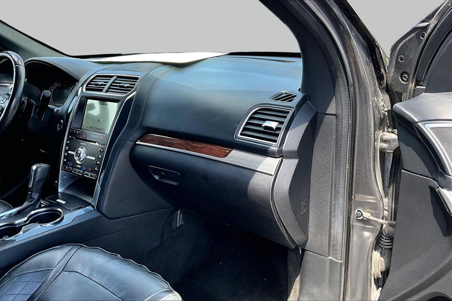 Used 2017 Ford Explorer Platinum AWD/4WD image 15