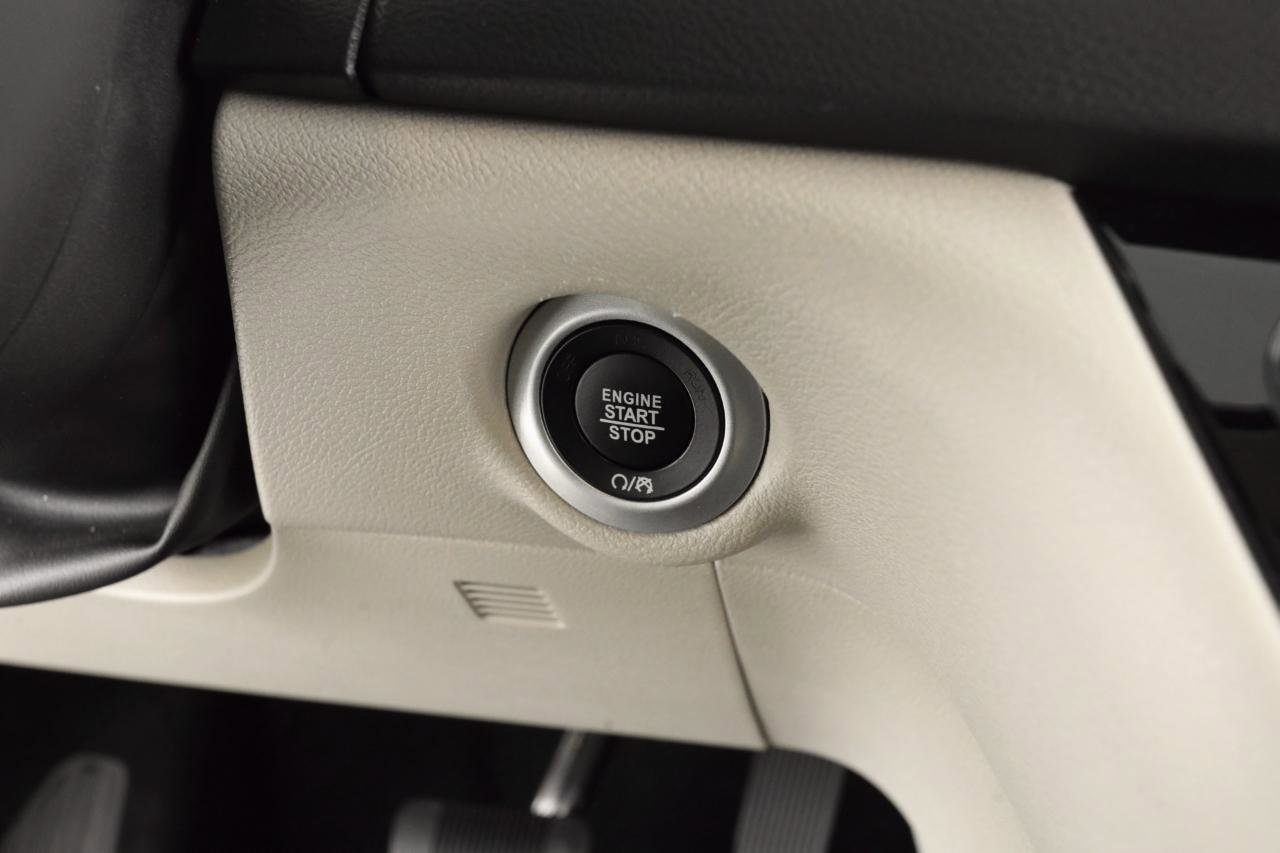 Used 2023 Chrysler Pacifica Touring-L image 19