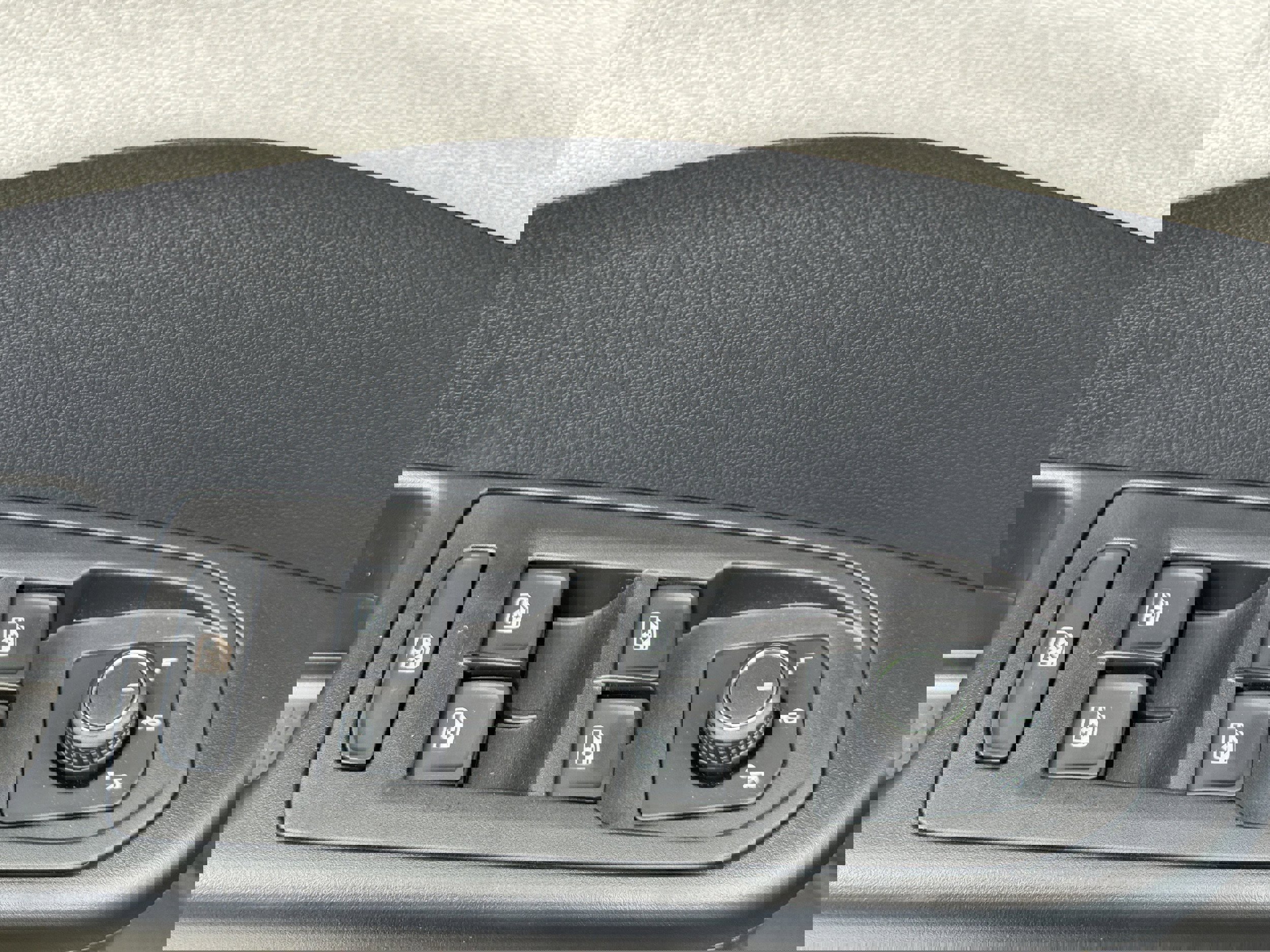 New 2025 Volkswagen Taos S image 16