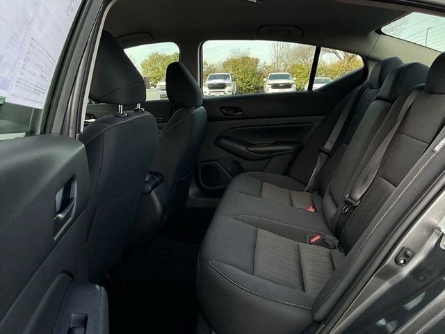 Used 2025 Nissan Altima 2.5 SV image 12