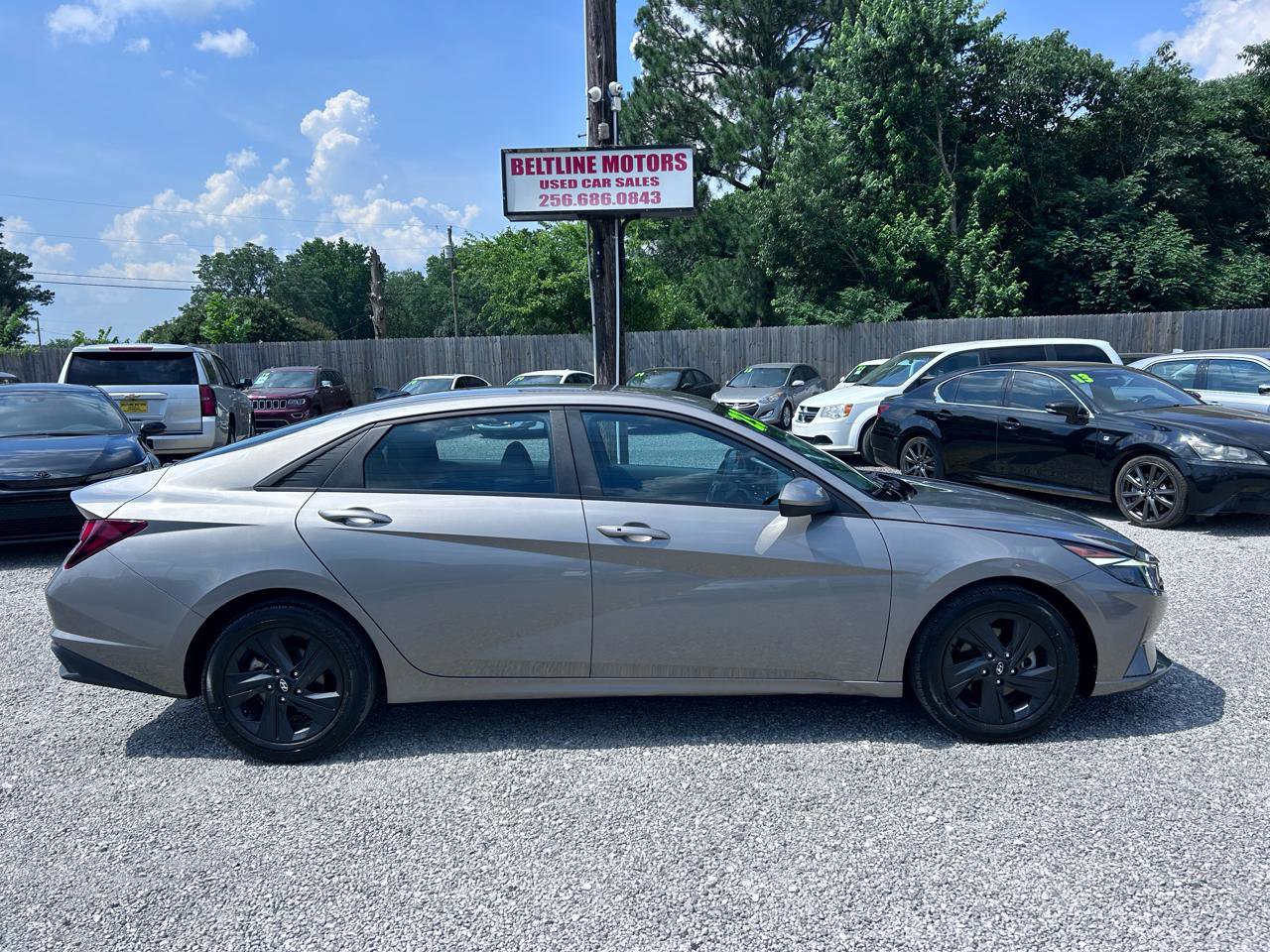 Used 2023 Hyundai Elantra SEL FWD image 3