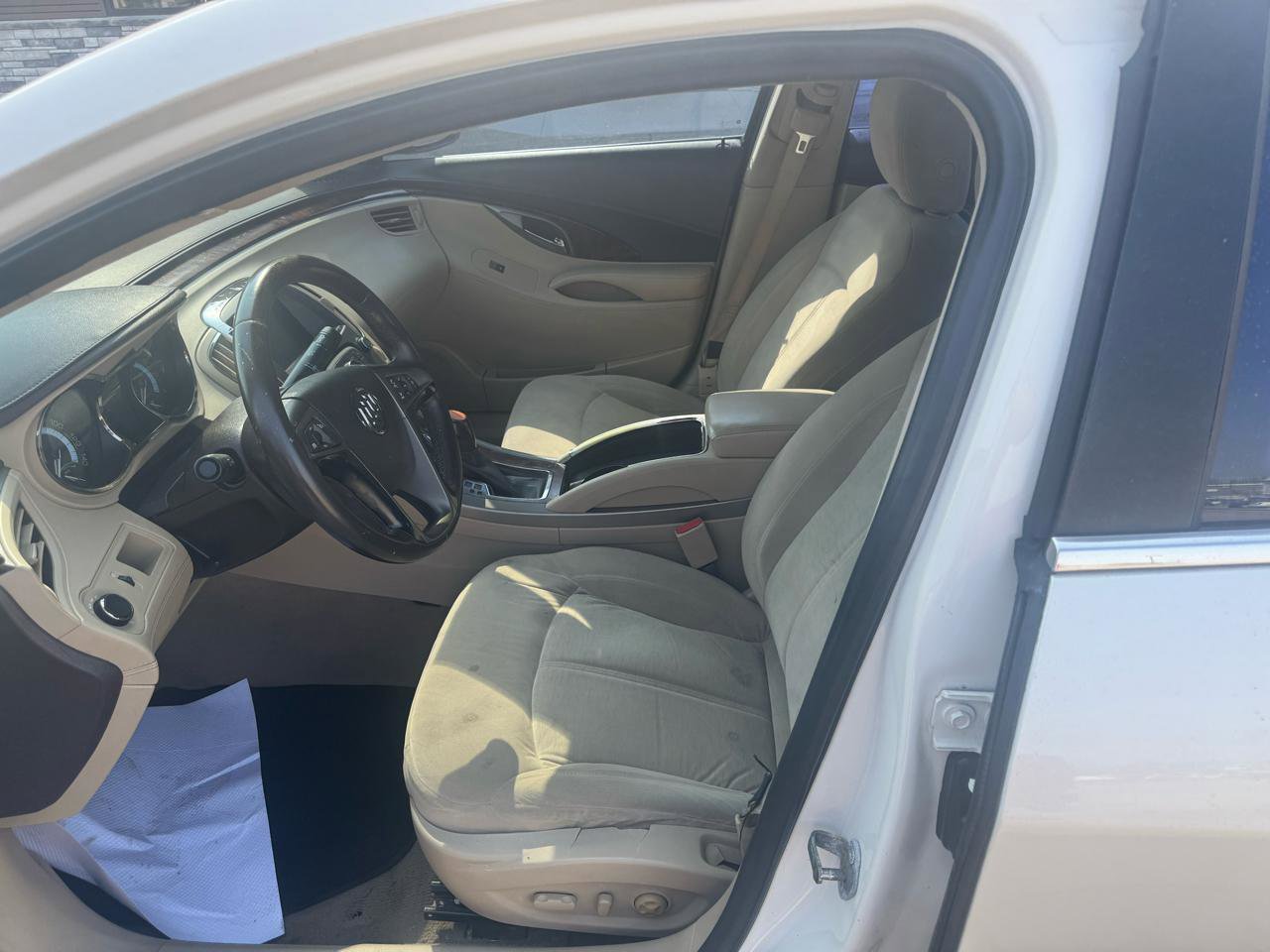 Used 2012 Buick LaCrosse Convenience FWD image 8