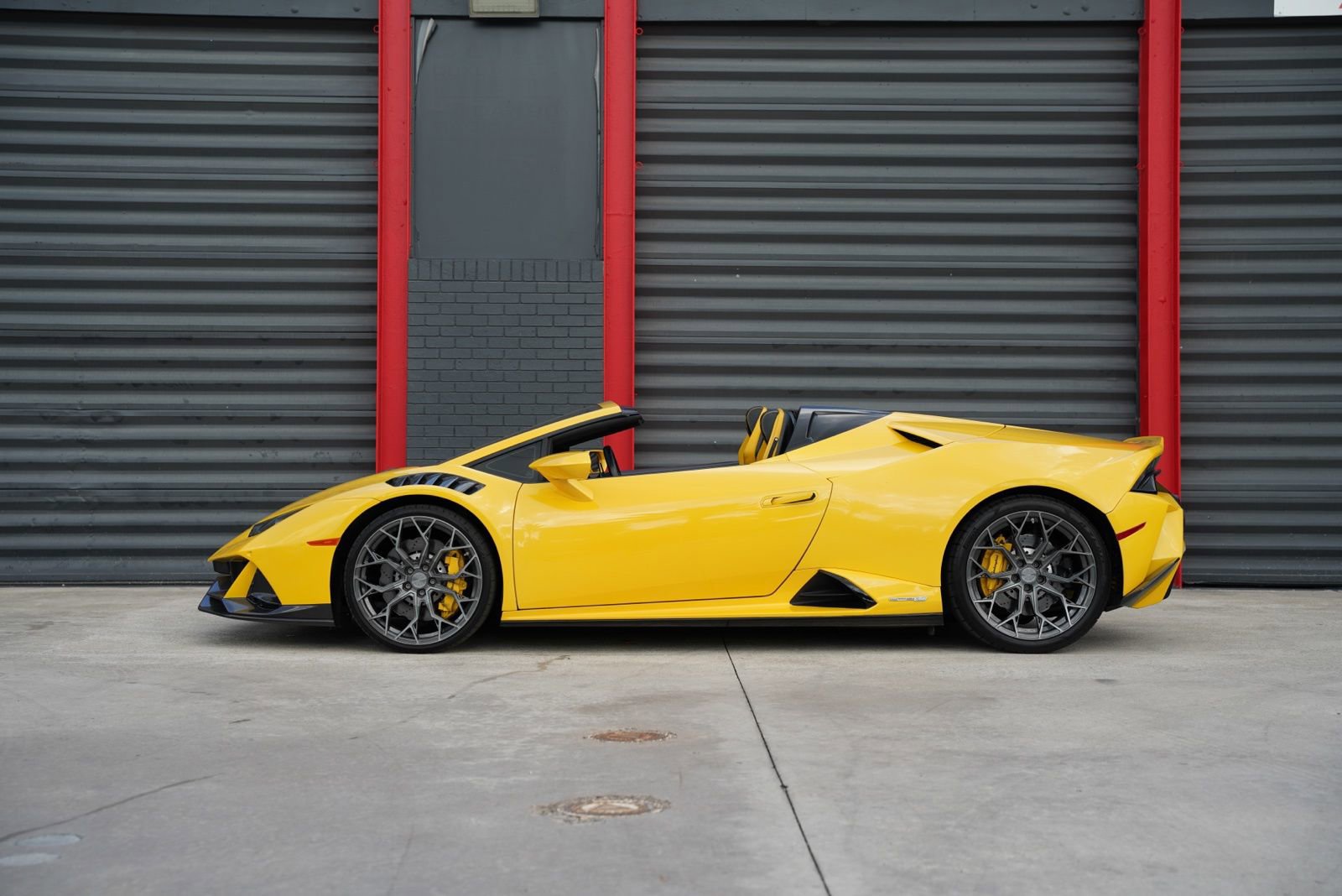 Used 2022 Lamborghini Huracan EVO image 4