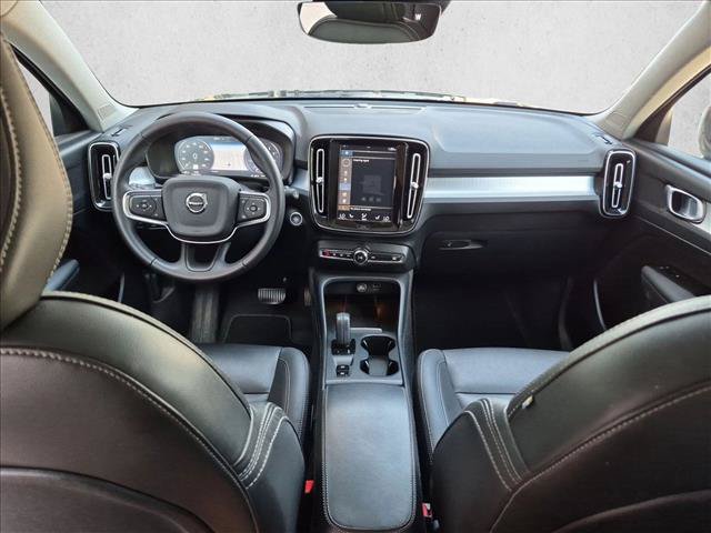 Used 2021 Volvo XC40 T5 Momentum AWD/4WD image 21