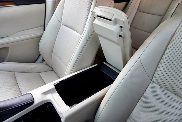 Used 2014 Lexus ES 300h w/ Luxury Package w/Bamboo Trim FWD image 42