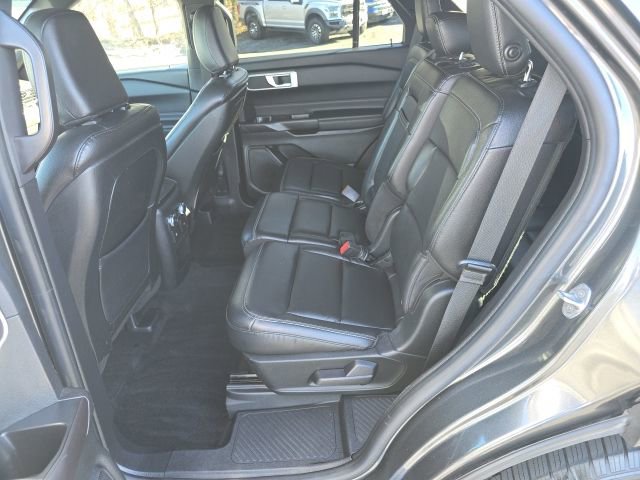 Used 2020 Ford Explorer XLT w/ Equipment Group 202A image 6