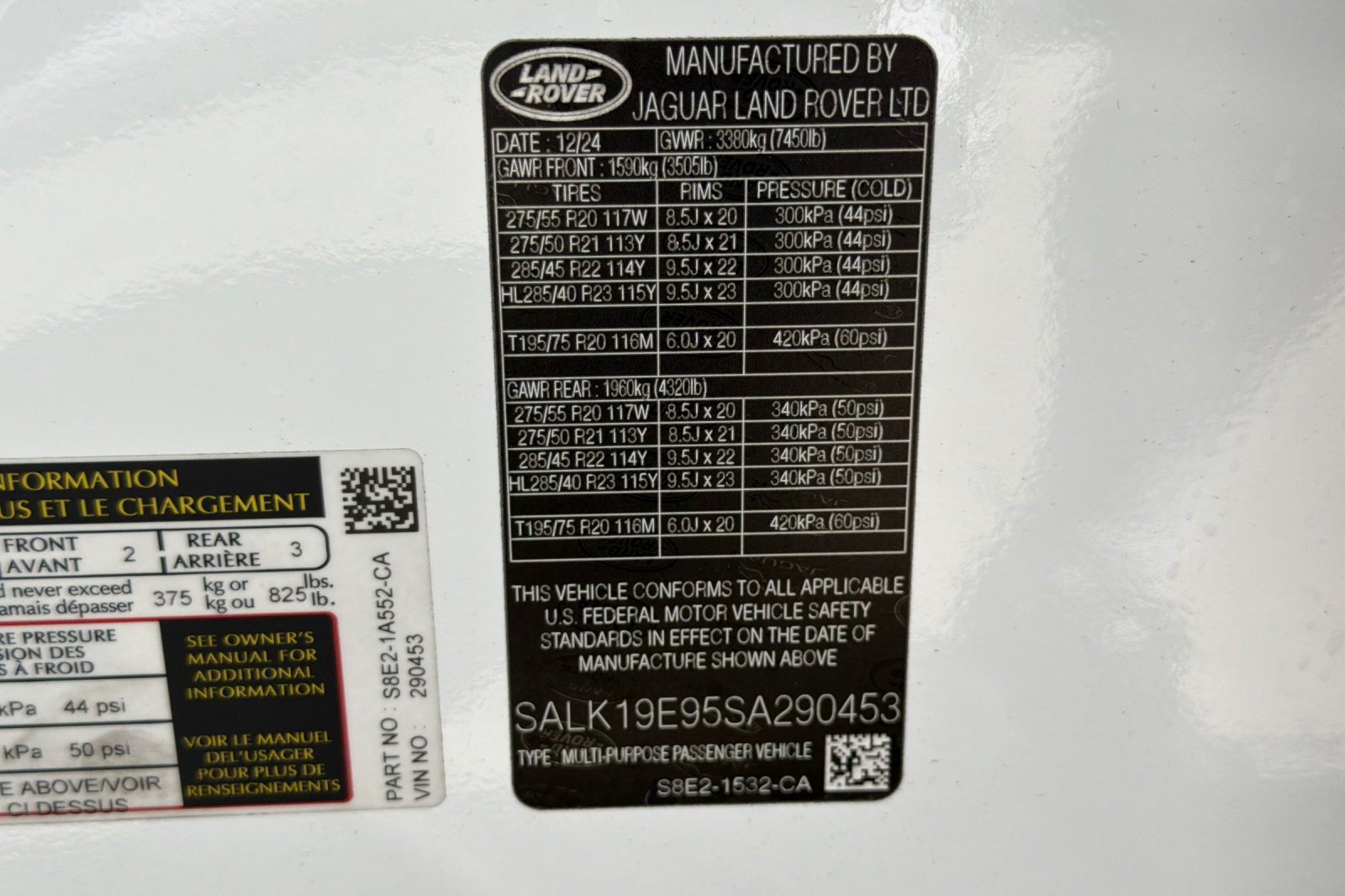 Certified 2025 Land Rover Range Rover Autobiography AWD/4WD image 28