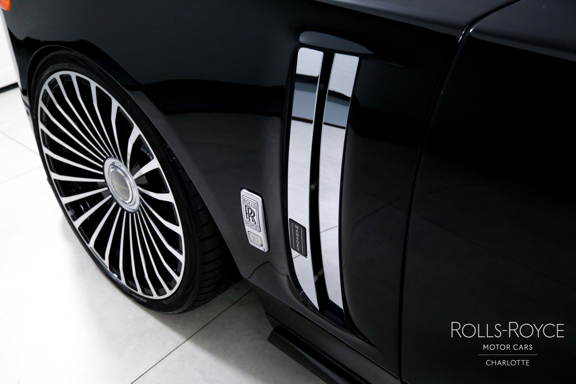 Used 2018 Rolls-Royce Phantom Sedan image 47