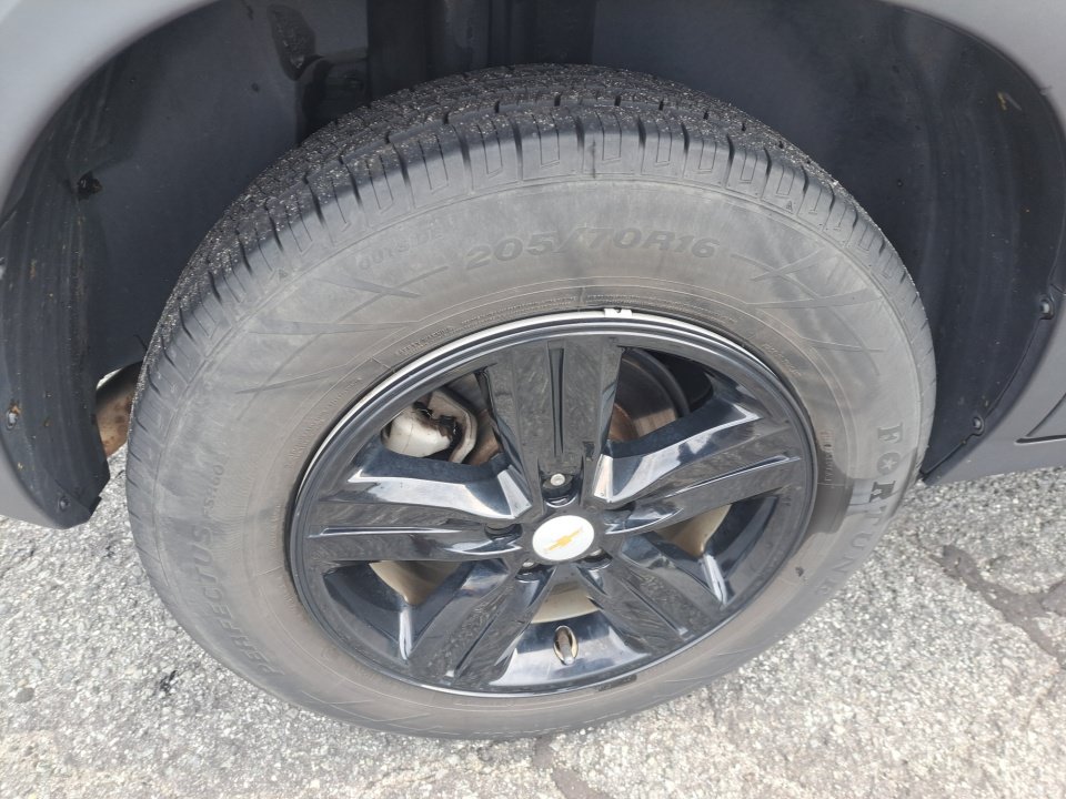 Used 2019 Chevrolet Trax LT w/ LT Convenience Package AWD/4WD image 15