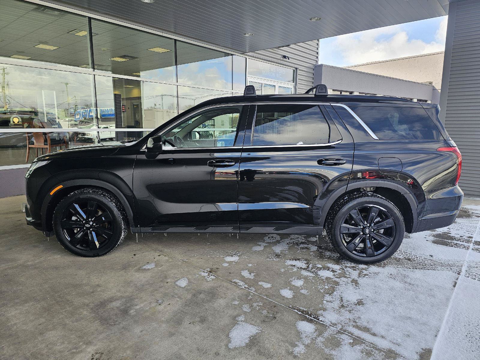 Used 2024 Hyundai Palisade XRT AWD/4WD image 2