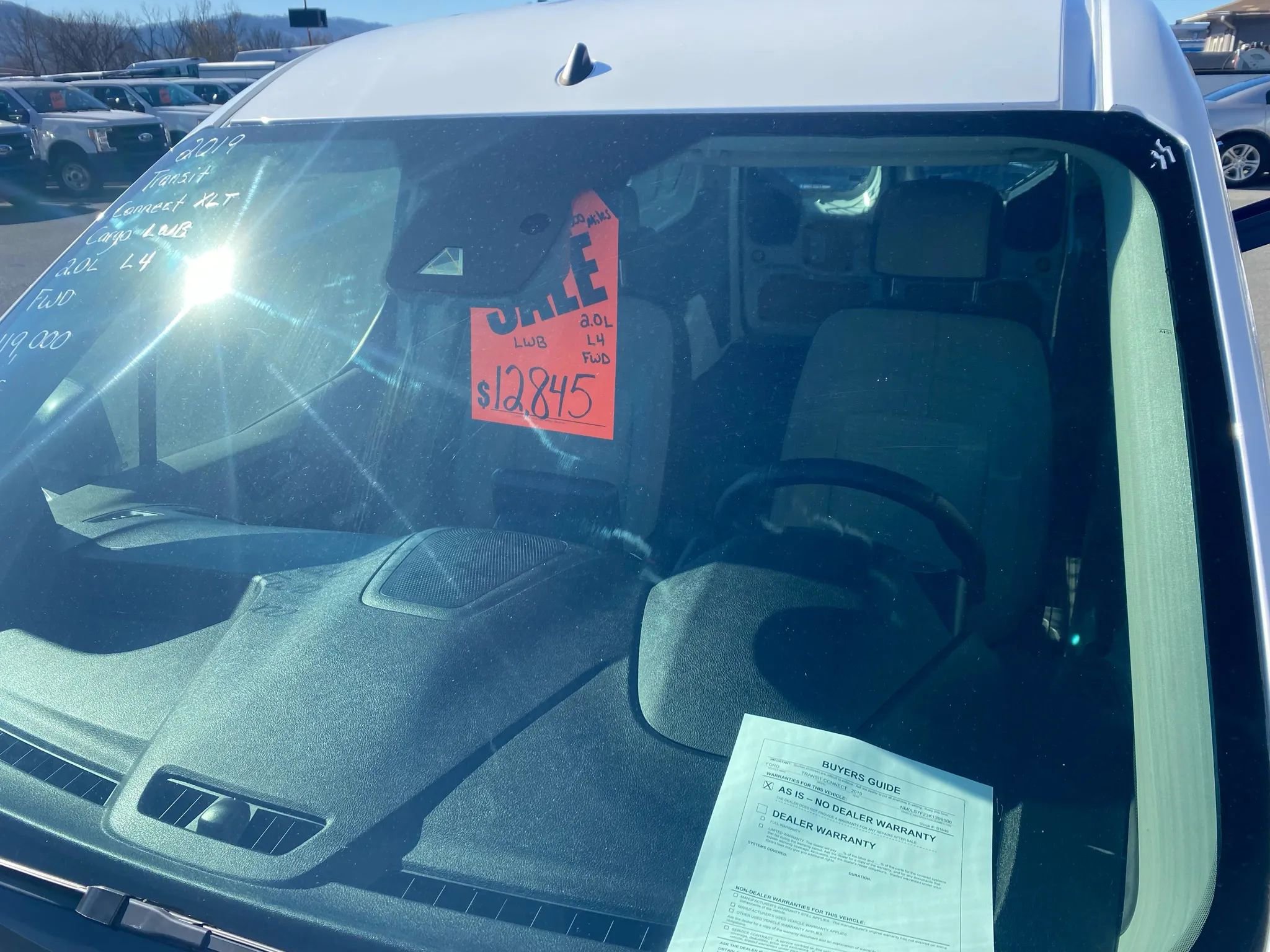 Used 2019 Ford Transit Connect XLT image 4