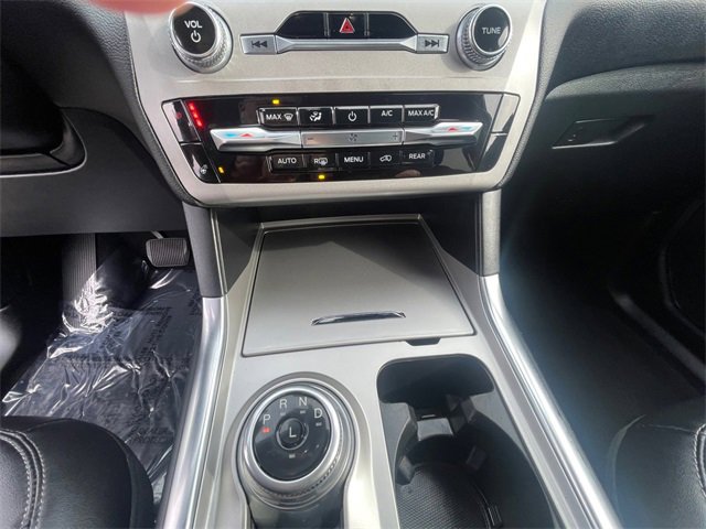 Used 2023 Ford Explorer XLT w/ Equipment Group 202A image 15