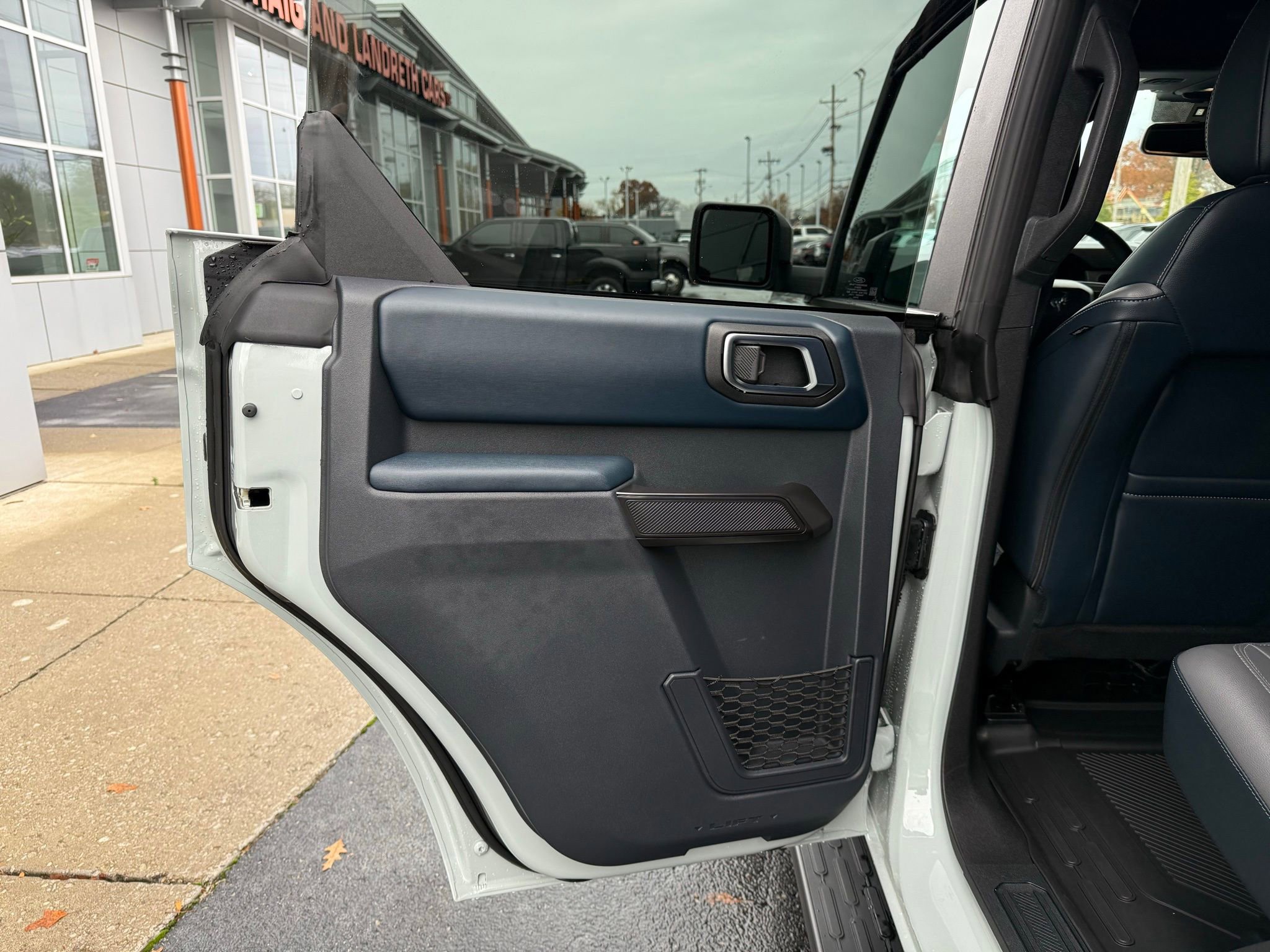 Used 2024 Ford Bronco Outer Banks image 43