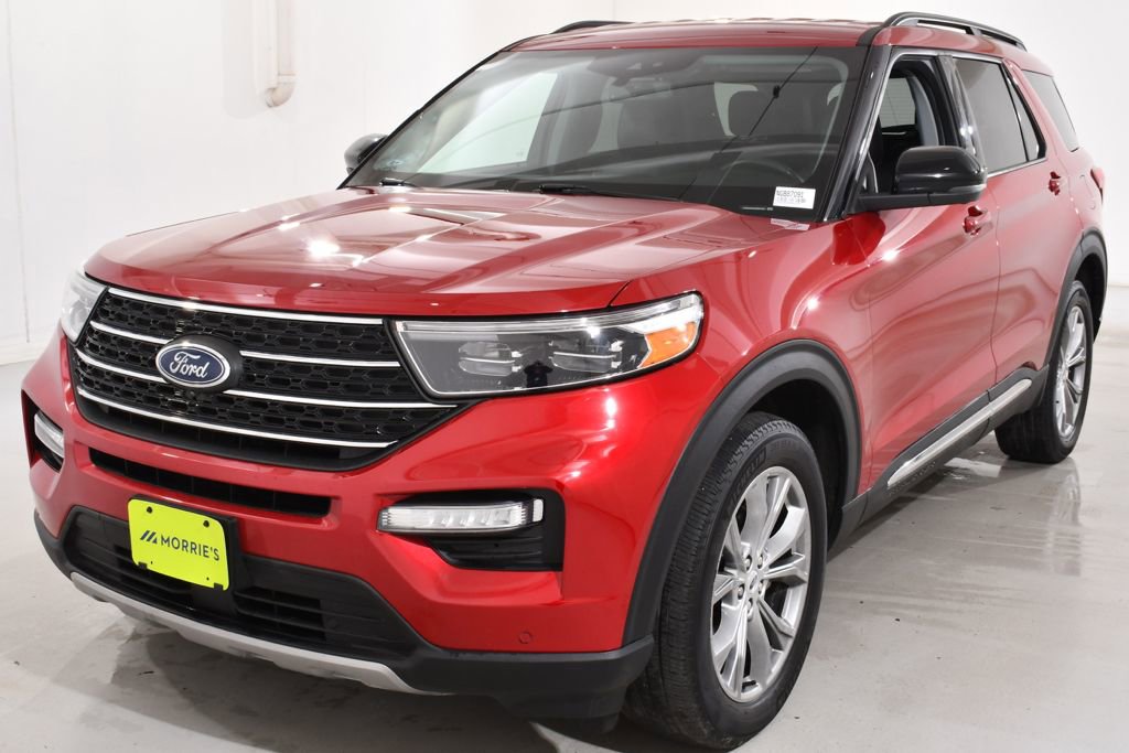 Used 2022 Ford Explorer XLT w/ Equipment Group 202A AWD/4WD image 2