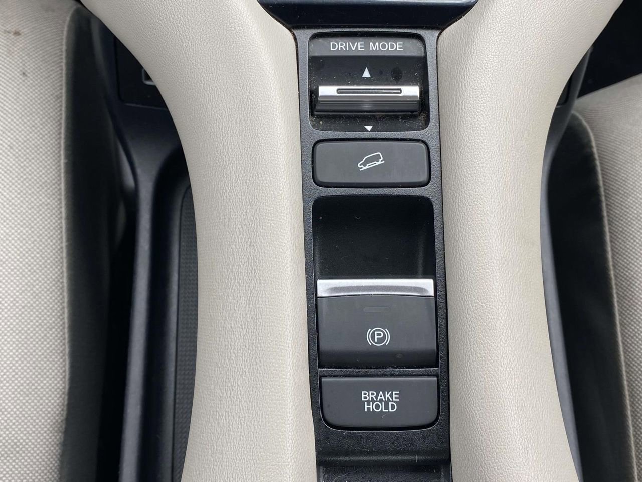 Used 2023 Honda HR-V LX image 27
