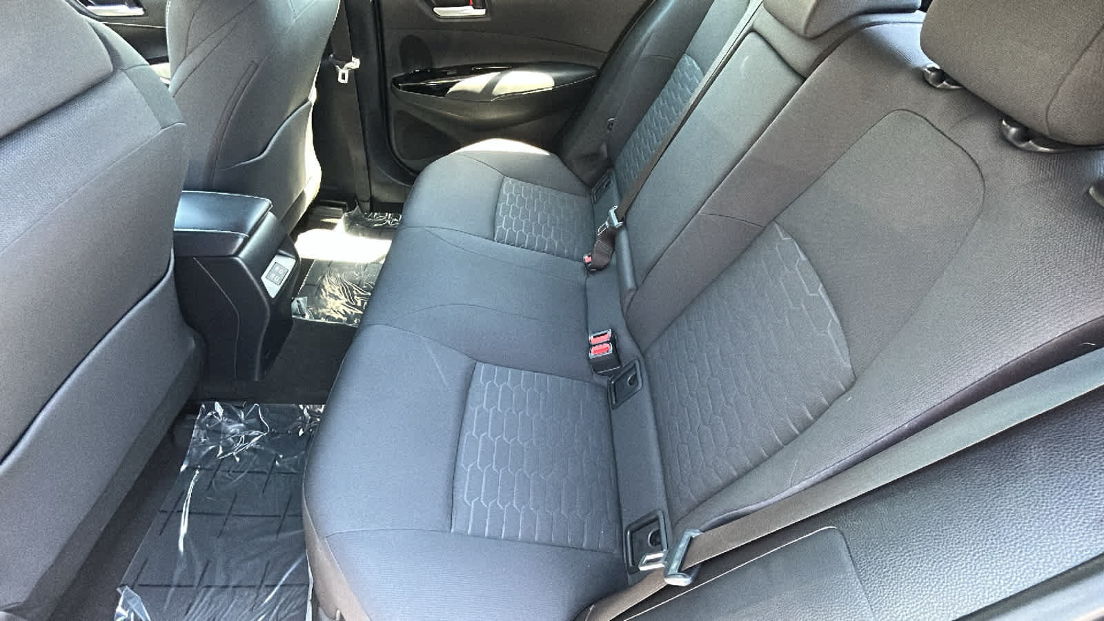 Used 2025 Toyota Corolla SE w/ SE Package FWD image 24