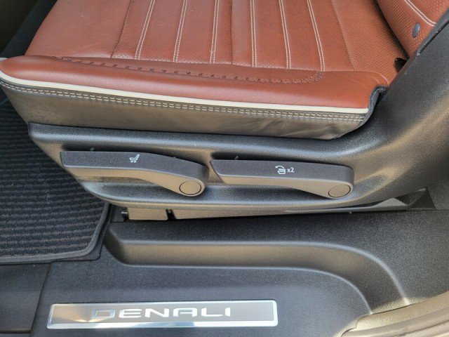 Used 2024 GMC Yukon XL Denali Ultimate image 32