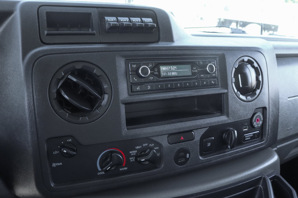 Used 2024 Ford E-450 and Econoline 450 Super Duty w/ Power Windows & Locks Group RWD image 25