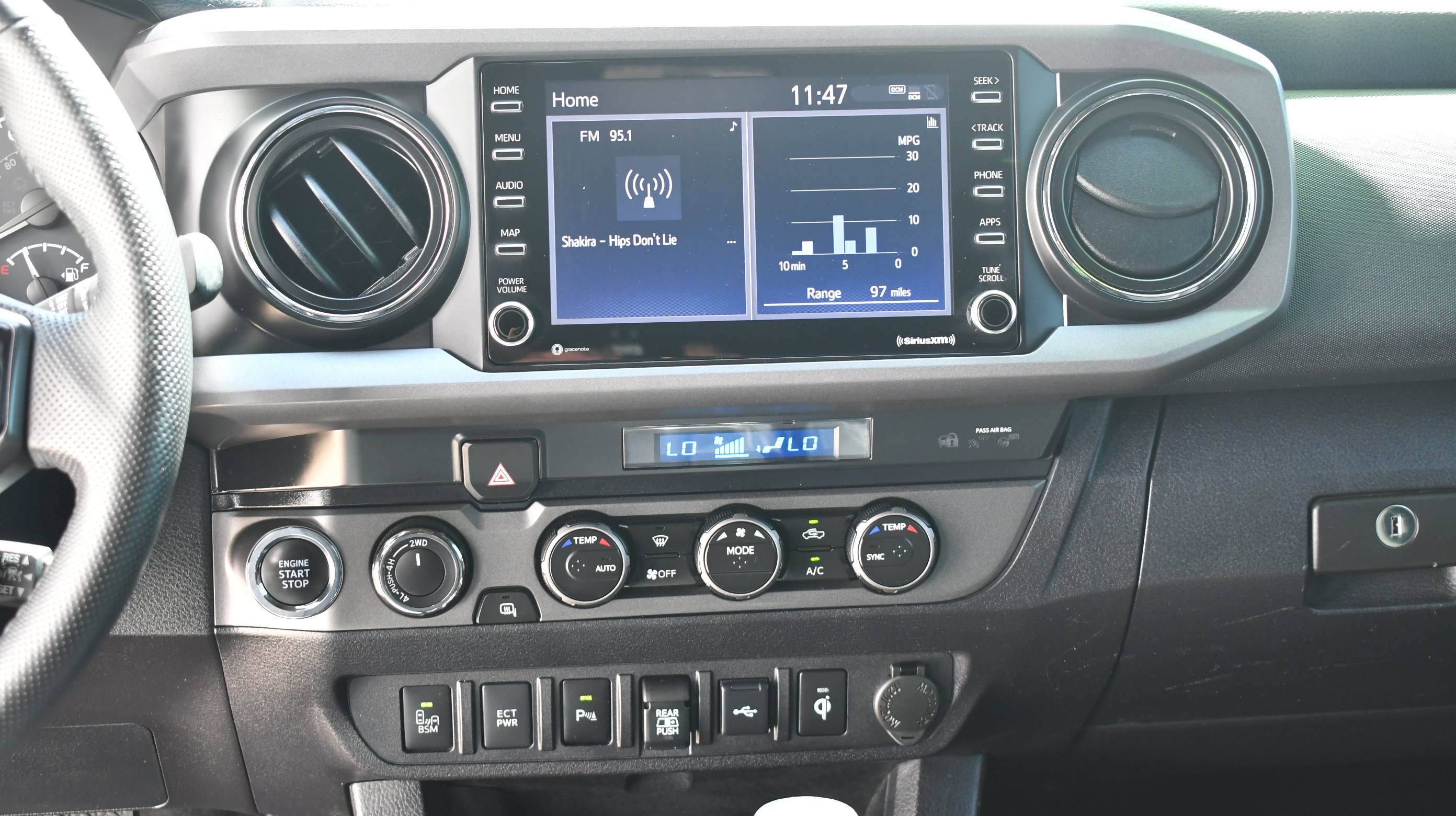 Used 2022 Toyota Tacoma TRD Off-Road w/ Technology Package image 15