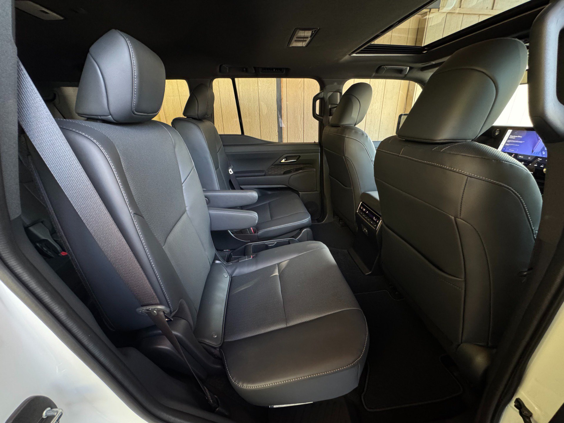 Used 2025 Lexus GX 550 w/ Cold Area Package AWD/4WD image 37