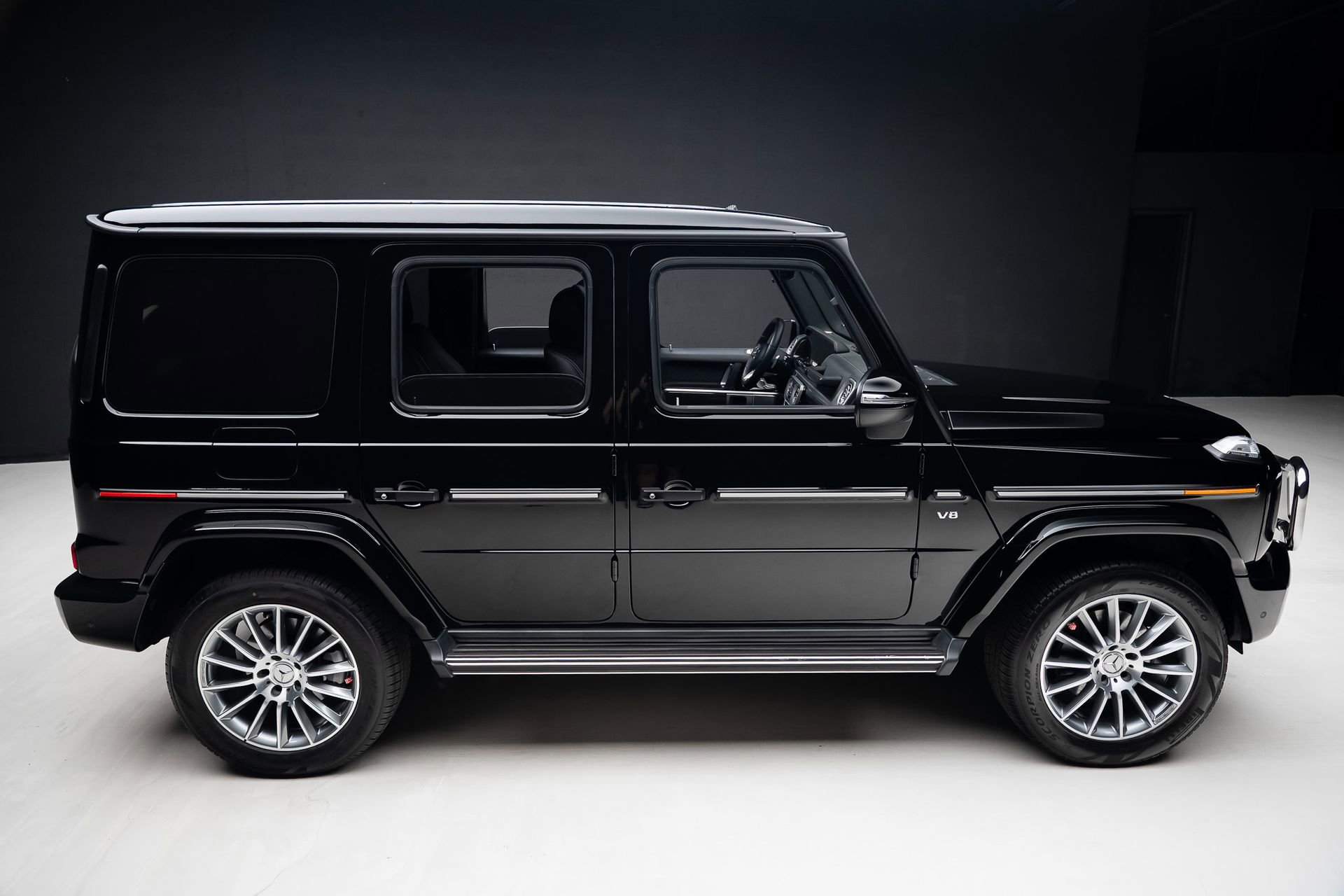 Used 2023 Mercedes-Benz G 550 image 34