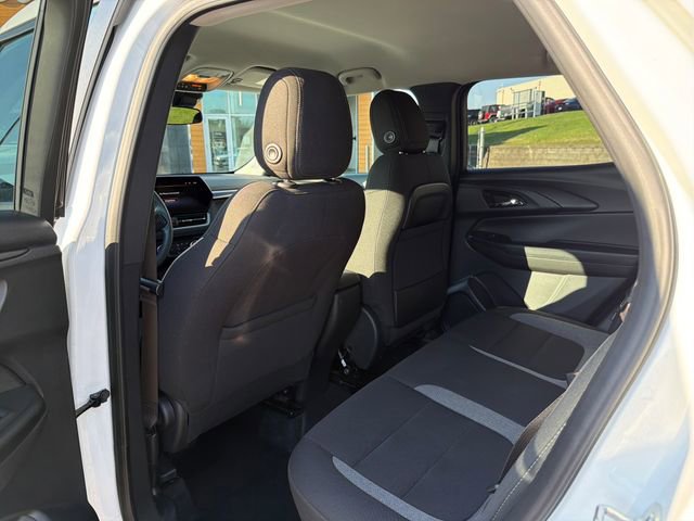 Used 2025 Chevrolet TrailBlazer LT AWD/4WD image 21