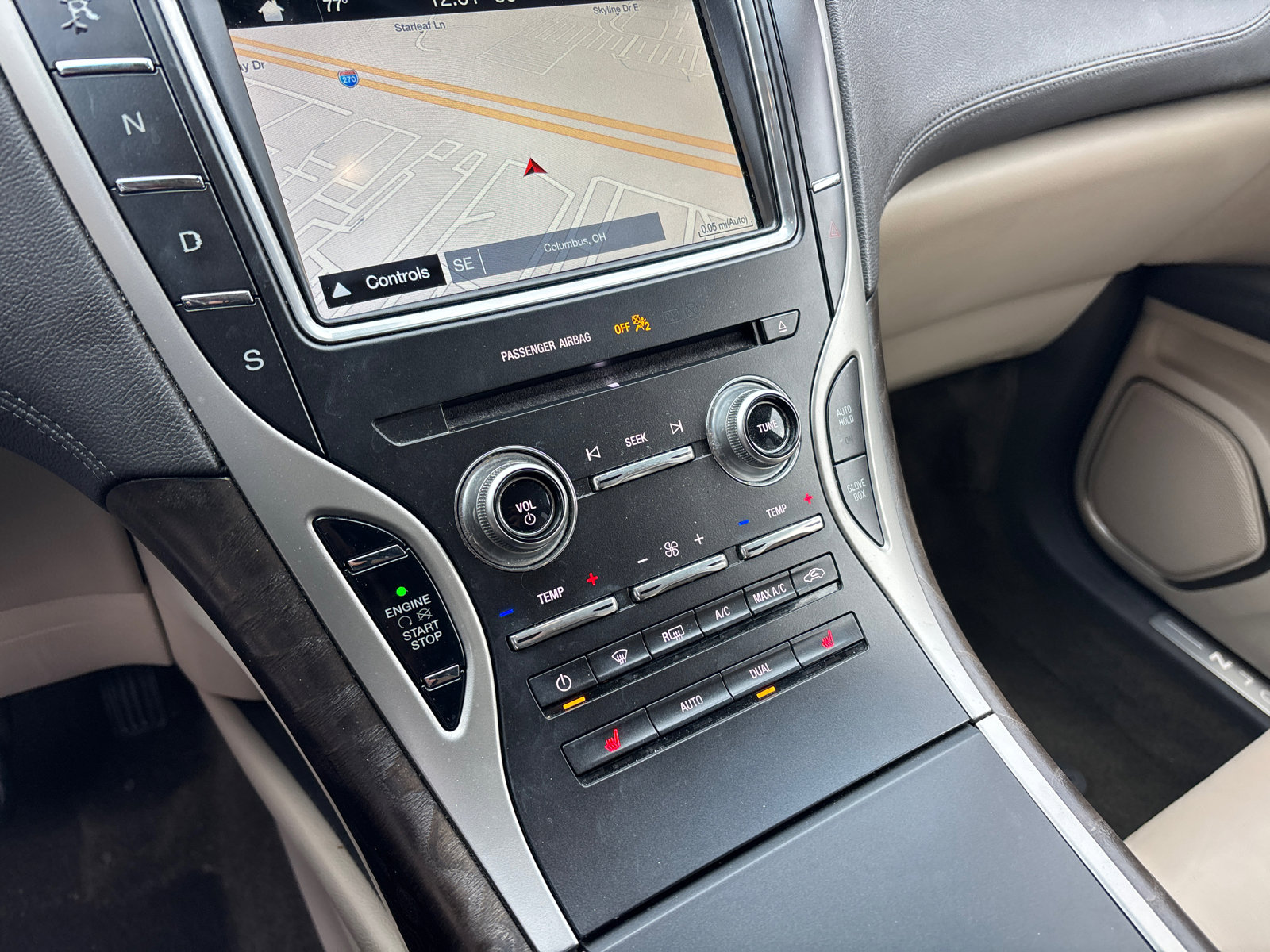 Used 2018 Lincoln MKX Select w/ Select Plus Package image 21