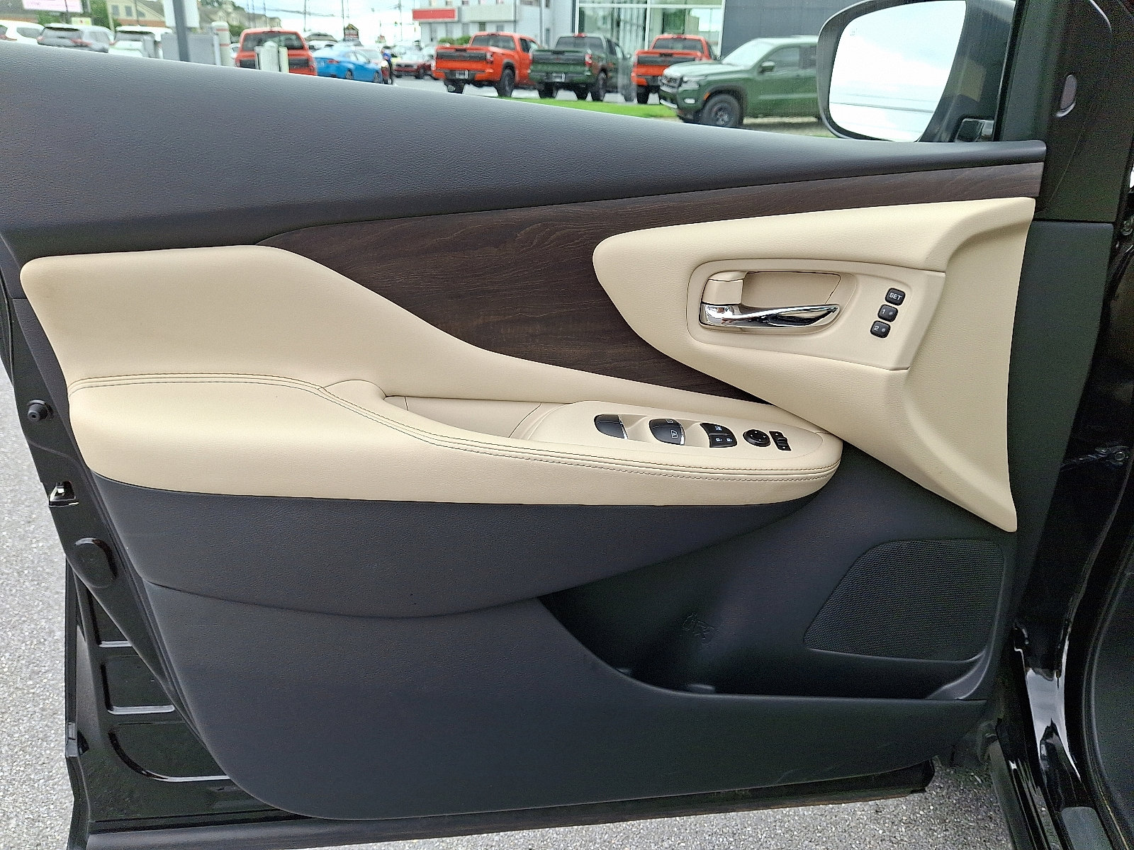 Certified 2023 Nissan Murano Platinum w/ Cargo Package AWD/4WD image 15