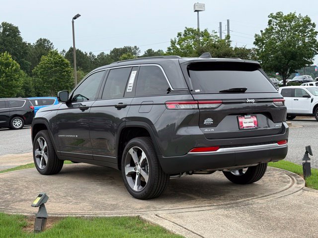 New 2026 Jeep Grand Cherokee Limited w/ Trailer Tow Package AWD/4WD image 5