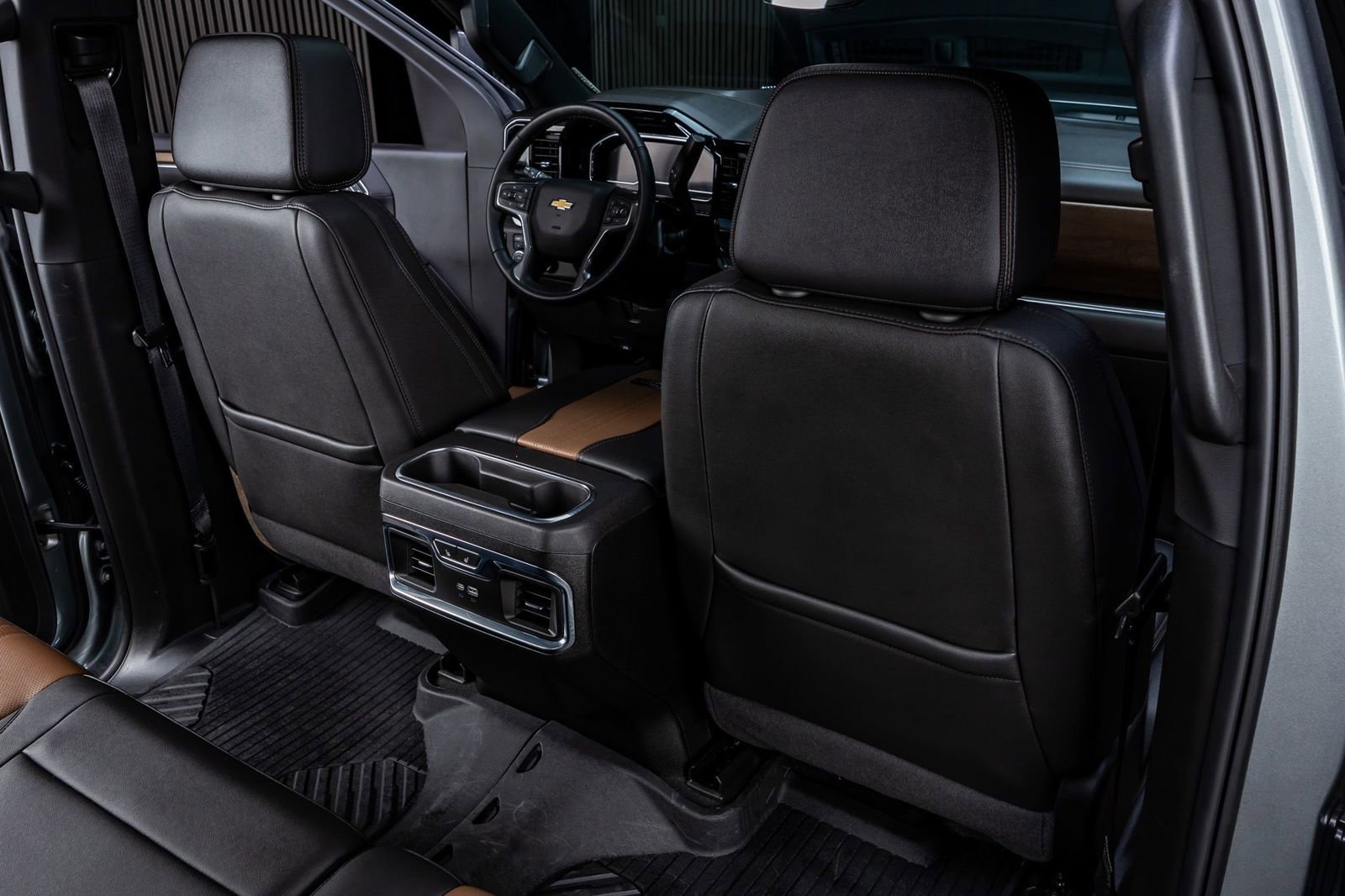 Used 2024 Chevrolet Silverado 2500 High Country w/ High Country Premium Package AWD/4WD image 33