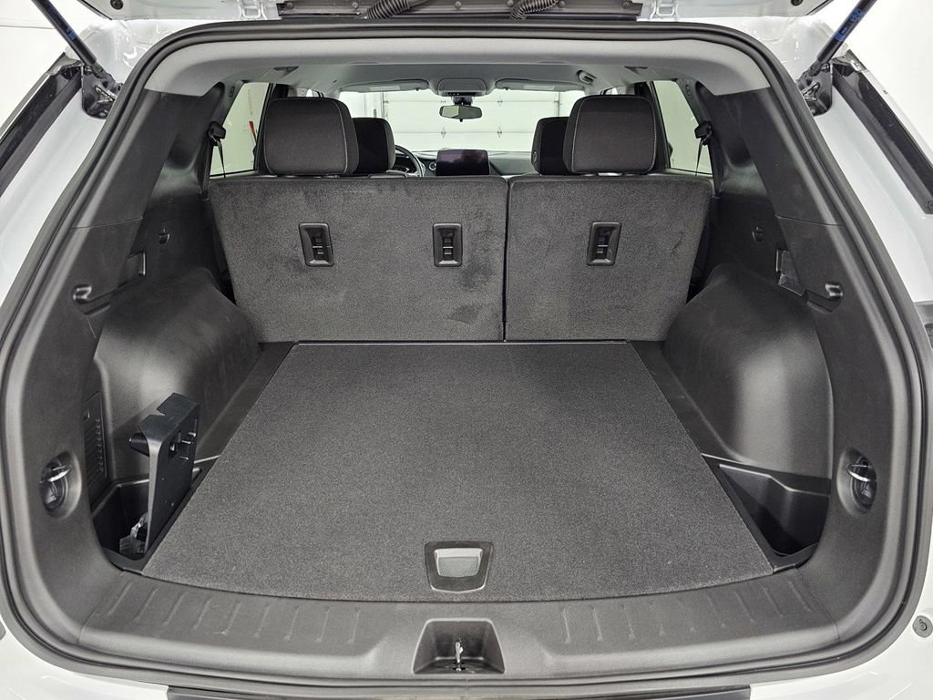 Used 2026 Chevrolet Blazer LT FWD image 25