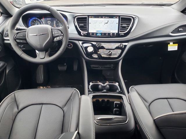 New 2026 Chrysler Pacifica Limited w/ Uconnect Theater Family Group image 16