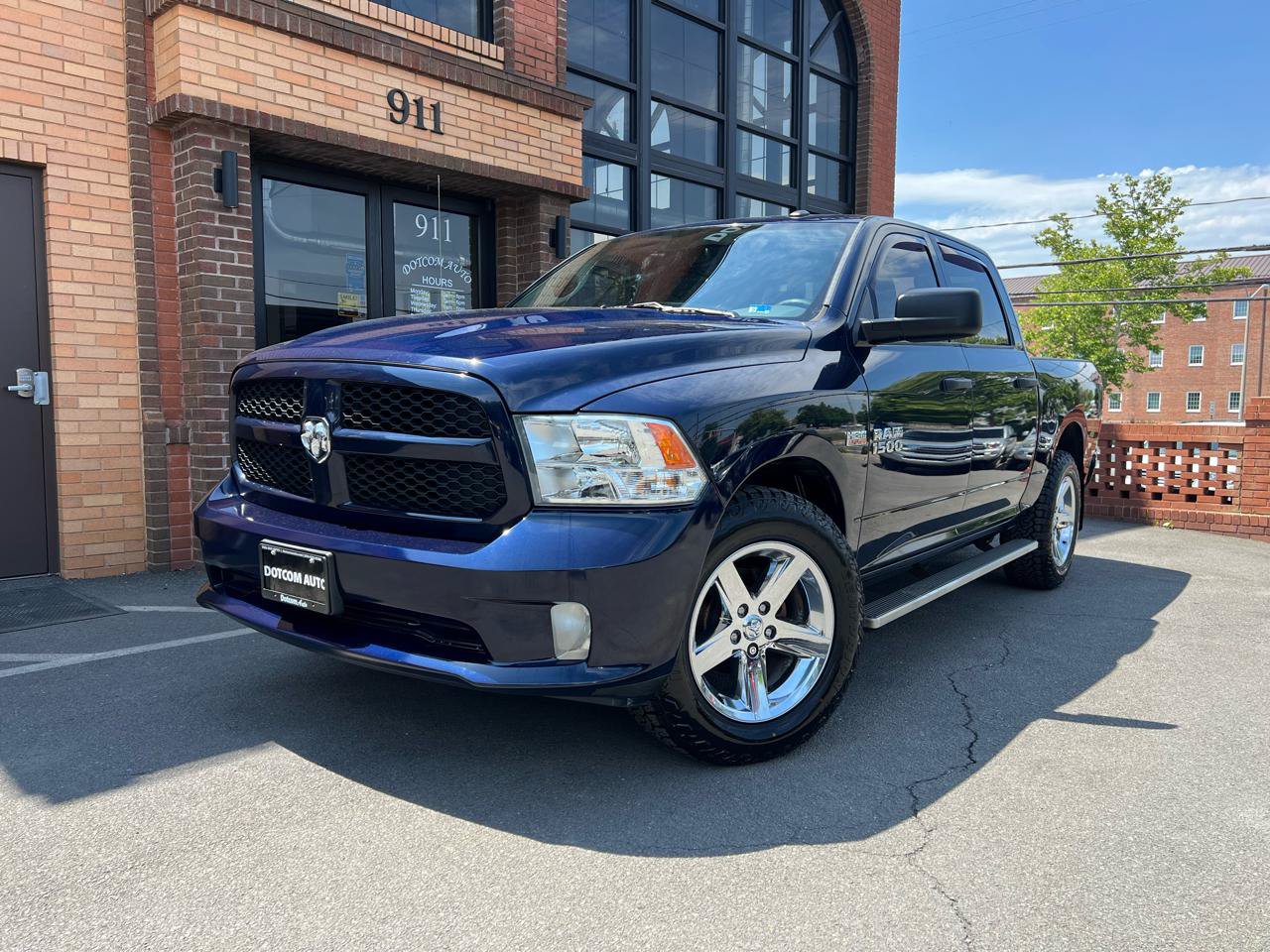 Used 2017 RAM 1500 Express AWD/4WD image 2