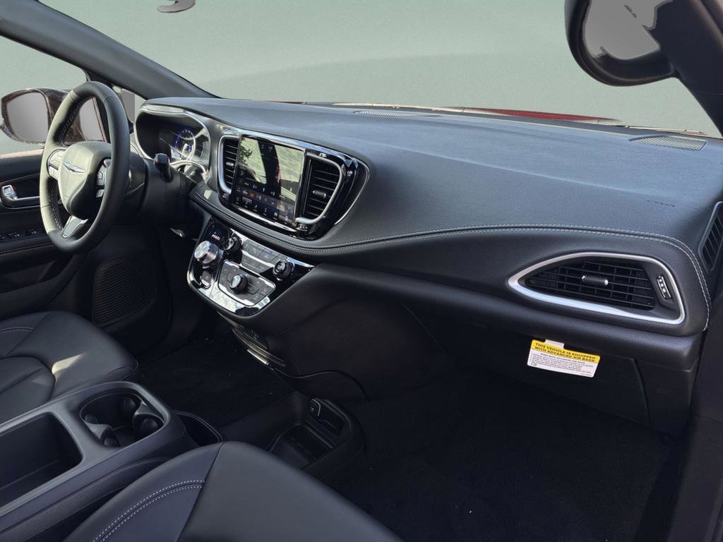 New 2026 Chrysler Pacifica Select FWD image 26