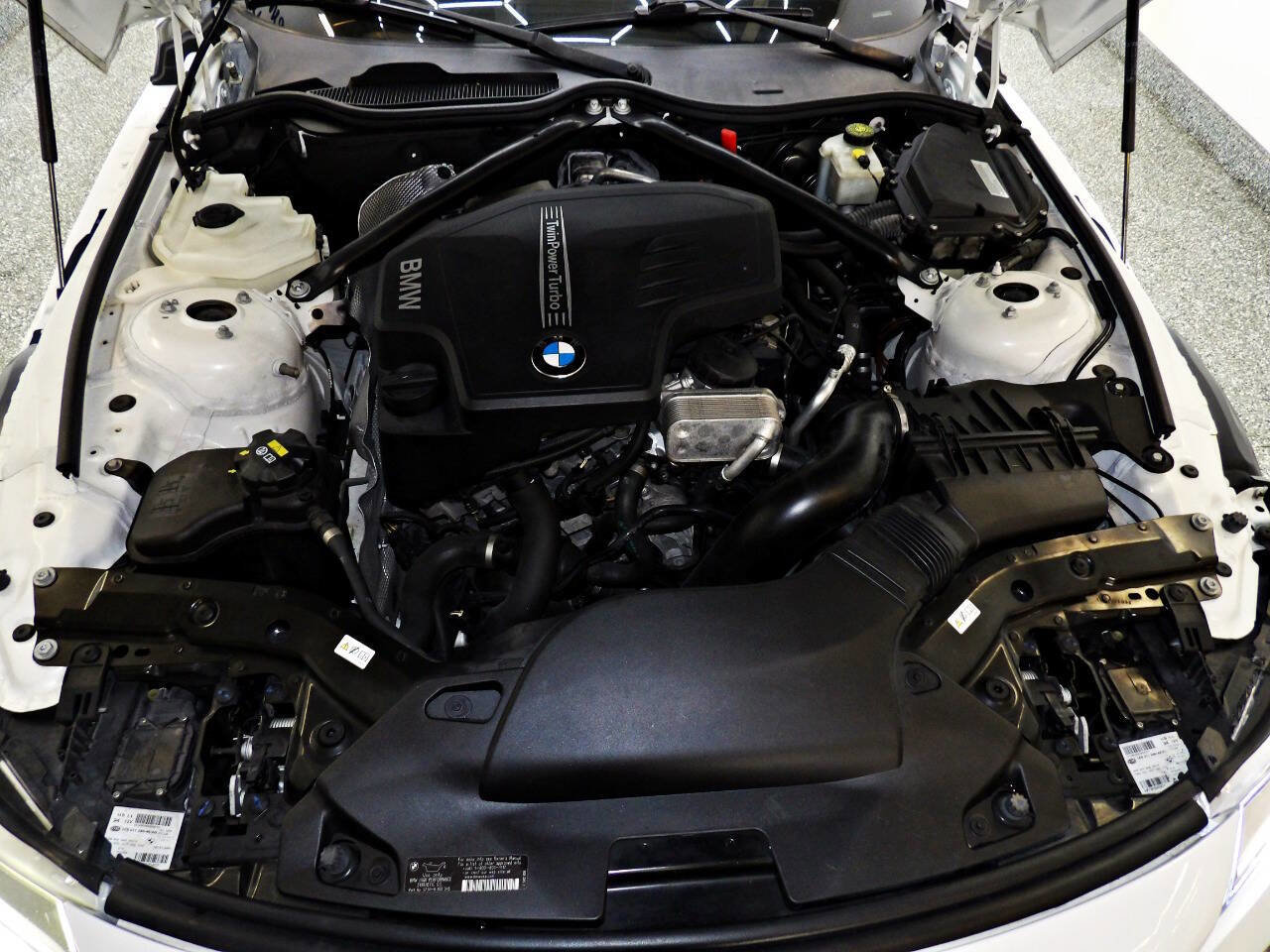Used 2016 BMW Z4 sDrive28i RWD image 18