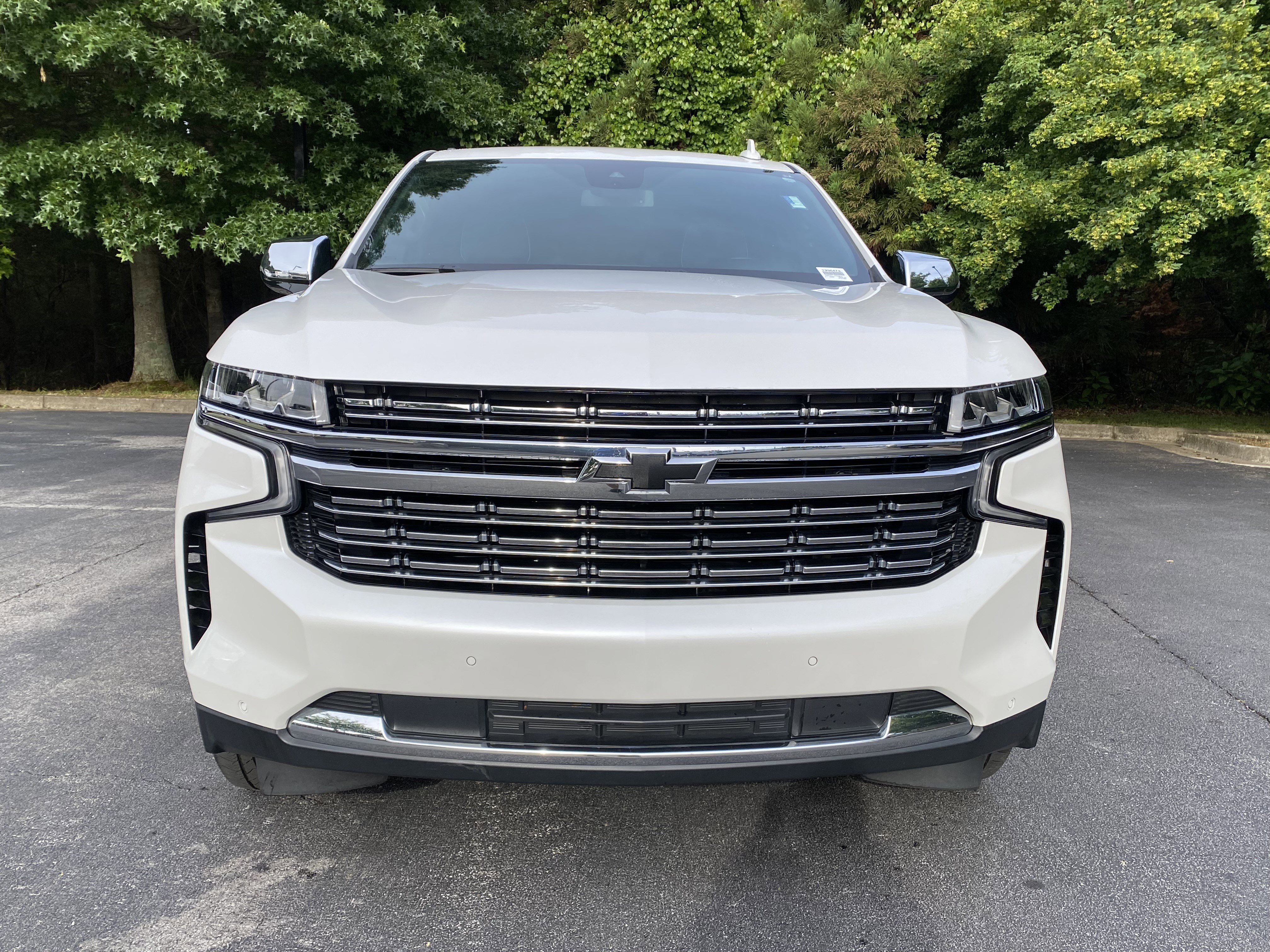 Used 2023 Chevrolet Suburban Premier AWD/4WD image 3