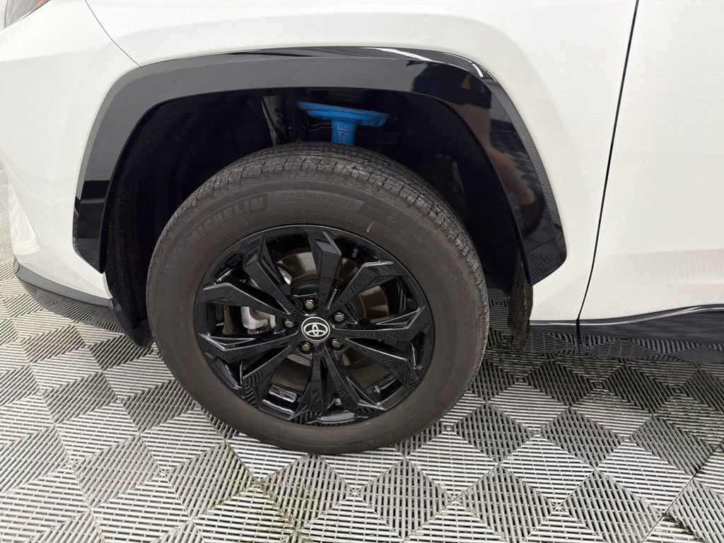 Used 2024 Toyota RAV4 XSE w/ Weather Package AWD/4WD image 12