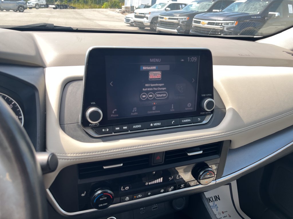Certified 2023 Nissan Rogue SV w/ SV Premium B Package AWD/4WD image 19
