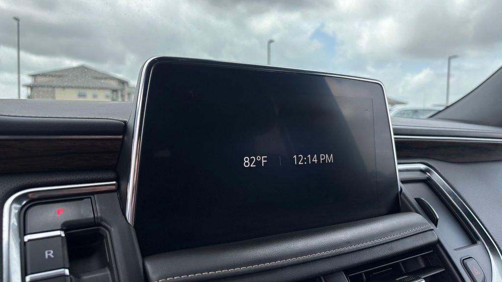 Used 2021 Chevrolet Suburban Premier w/ Premium Package AWD/4WD image 18