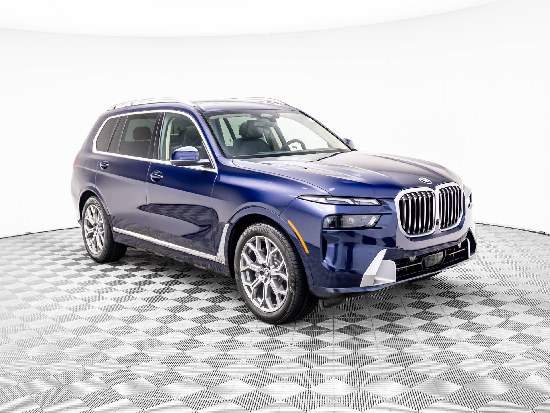 Certified 2026 BMW X7 xDrive40i w/ Premium Package AWD/4WD image 8