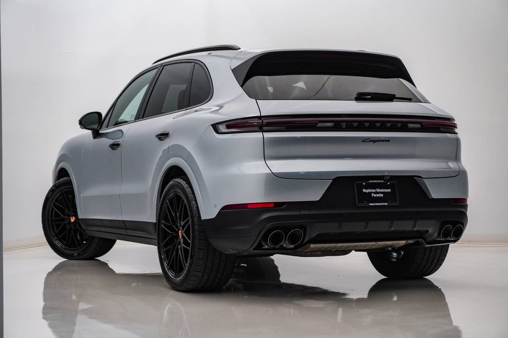 Certified 2026 Porsche Cayenne AWD/4WD image 3