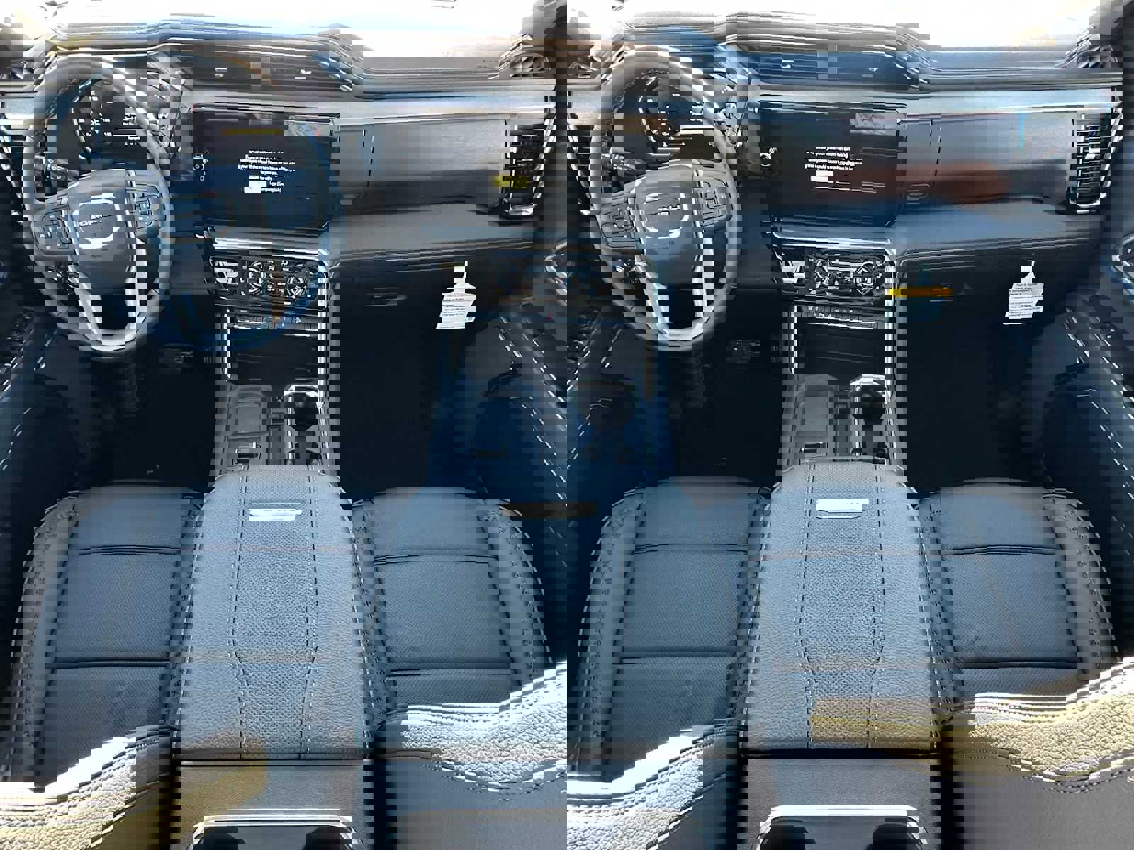 New 2026 GMC Sierra 2500 Denali w/ Denali Reserve Package image 18