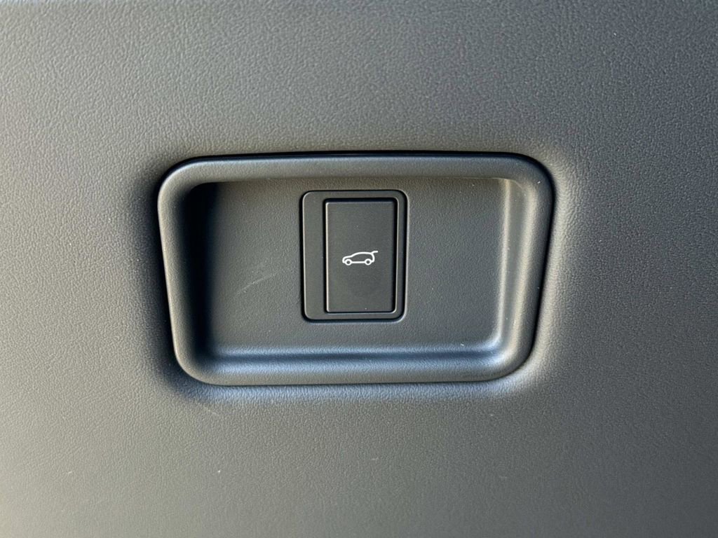 New 2025 Land Rover Range Rover SE image 39